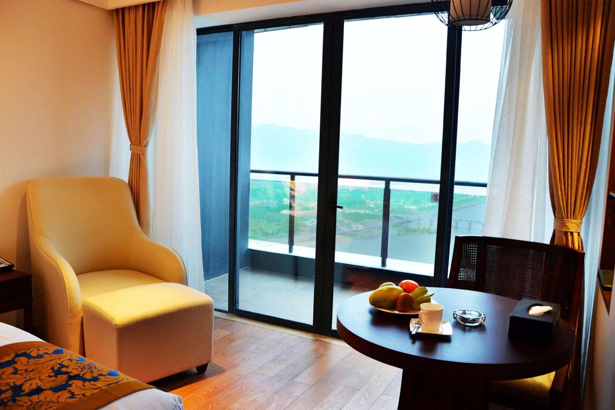 Wyndham Garden Hotel Lingshui  Esterno foto