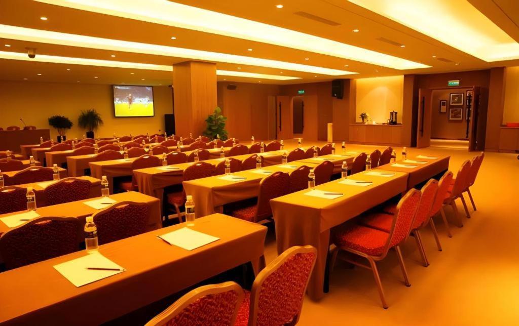 Wyndham Garden Hotel Lingshui  Esterno foto